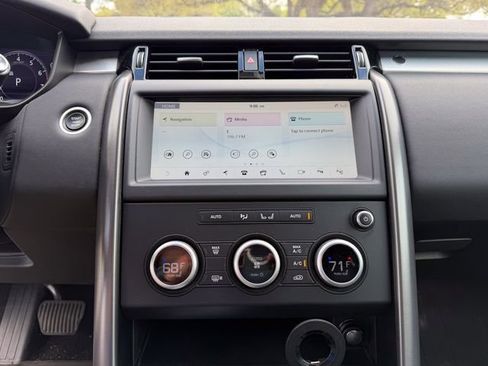 Used 2020 Land Rover Discovery Landmark image 15