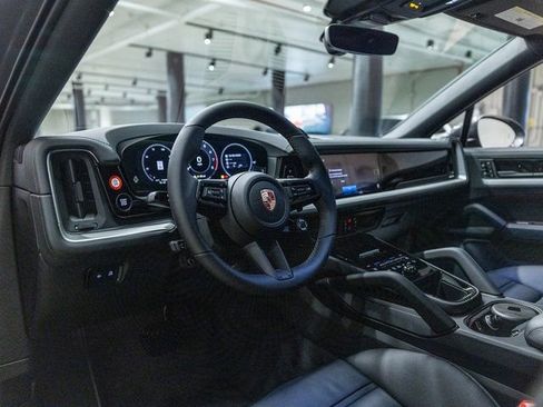New 2026 Porsche Cayenne Coupe AWD/4WD image 4