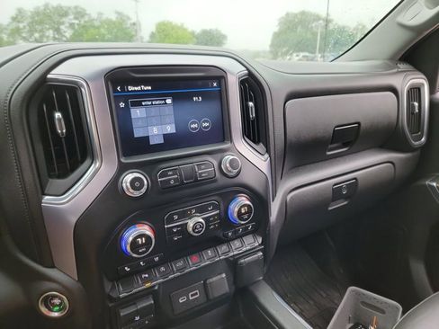 Used 2019 GMC Sierra 1500 SLT AWD/4WD image 18