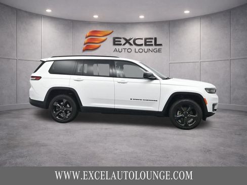 Used 2023 Jeep Grand Cherokee L Laredo AWD/4WD image 10
