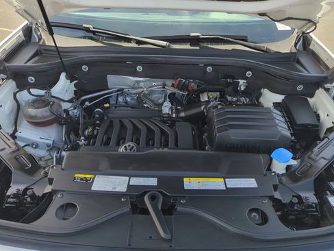 Certified 2022 Volkswagen Atlas Cross Sport SE AWD/4WD image 21