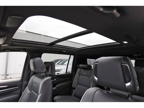 Certified 2024 Cadillac Escalade ESV Sport w/ LPO, ONYX Package AWD/4WD image 30