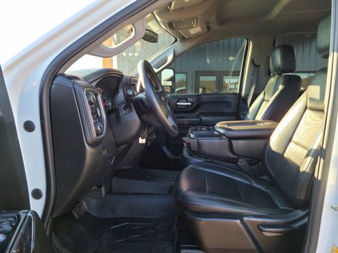 Used 2020 Chevrolet Silverado 2500 LT w/ Z71 Off-Road Package image 13