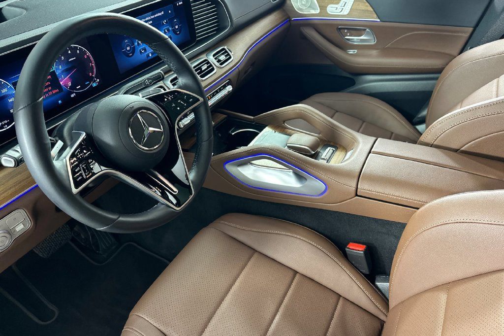 Certified 2026 Mercedes-Benz GLS 450 4MATIC image 11