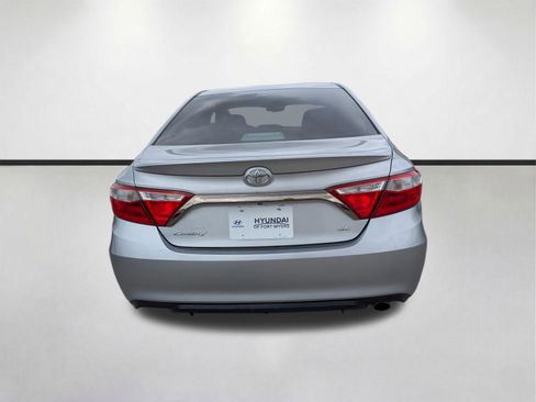 Used 2016 Toyota Camry SE FWD image 5