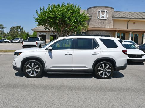 Certified 2023 Honda Pilot Elite image 2