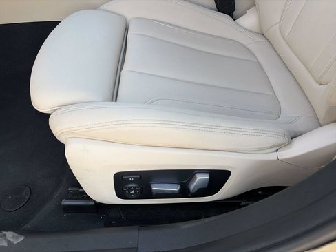 Used 2020 BMW 330i xDrive Sedan w/ Convenience Package AWD/4WD image 19