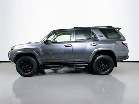Used 2022 Toyota 4Runner TRD Off-Road Premium image 4