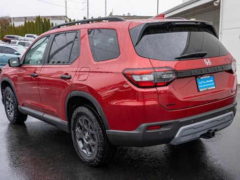 New 2025 Honda Pilot TrailSport image 8