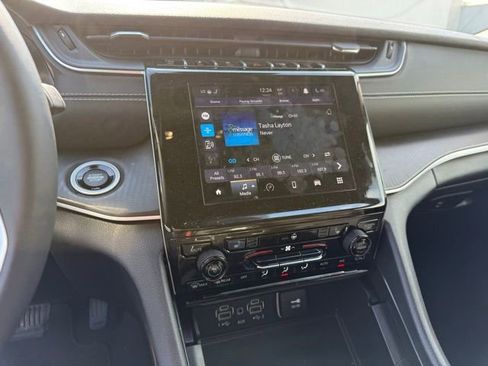 Used 2024 Jeep Grand Cherokee L Altitude image 17