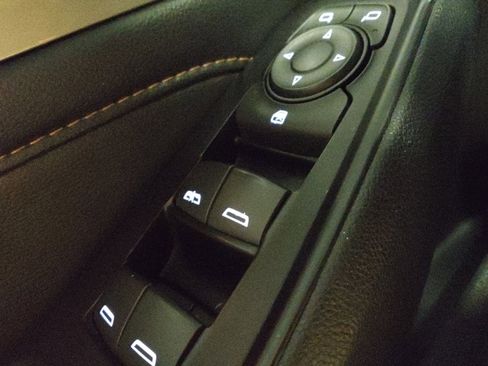 Used 2019 Chevrolet Traverse LT FWD image 27