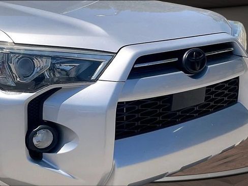 Used 2020 Toyota 4Runner SR5 AWD/4WD image 25