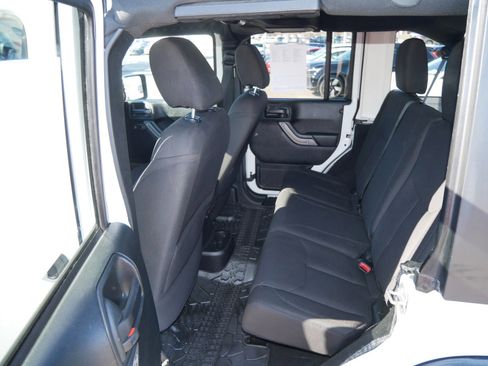 Used 2018 Jeep Wrangler Unlimited Sport image 12