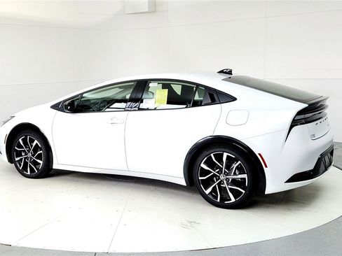 New 2026 Toyota Prius Plug-In Hybrid image 4