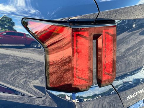 New 2025 Kia Sorento S image 11