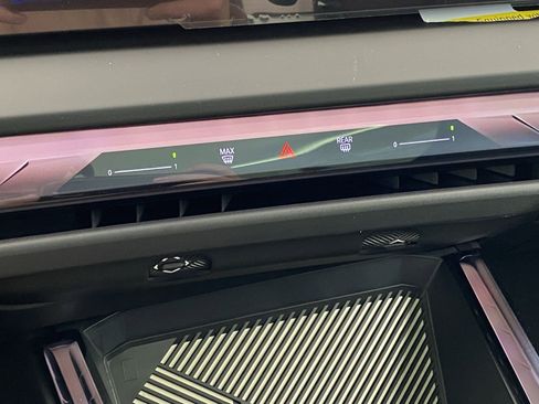 Used 2025 BMW X3 xDrive30i w/ Premium Package image 27