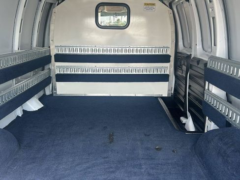Used 2018 Chevrolet Express 2500 RWD image 11