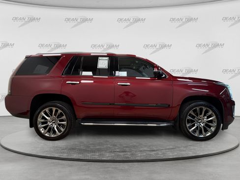 Used 2020 Cadillac Escalade Luxury w/ Escalade Sport Edition AWD/4WD image 9
