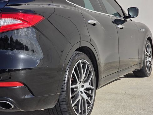 Used 2017 Maserati Levante S AWD/4WD image 36