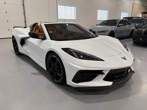 Used 2021 Chevrolet Corvette Stingray Premium Conv w/ Z51 Performance Package RWD image 9