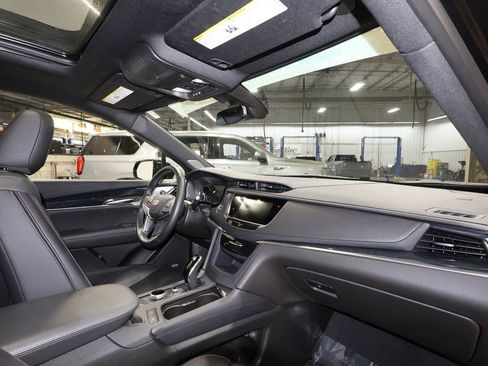 Certified 2025 Cadillac XT5 Premium Luxury image 27