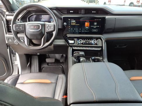 Used 2024 GMC Sierra 1500 AT4 w/ Technology Package AWD/4WD image 13