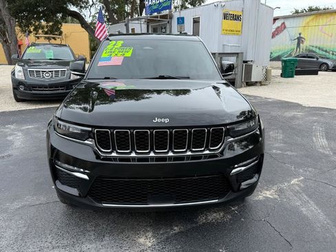 Used 2023 Jeep Grand Cherokee Limited AWD/4WD image 2