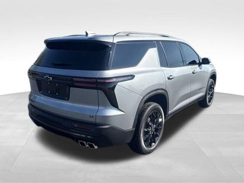 Used 2024 Chevrolet Traverse LT w/ Midnight/Sport Edition FWD image 7