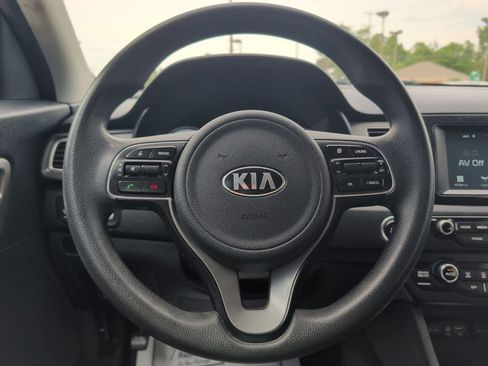 Used 2019 Kia Niro LX FWD image 11