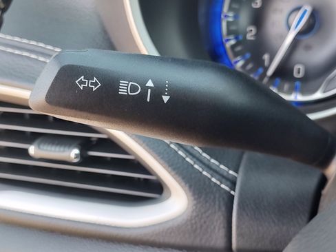 New 2026 Chrysler Pacifica Select image 24