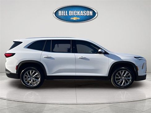 Used 2025 Buick Enclave Preferred image 11