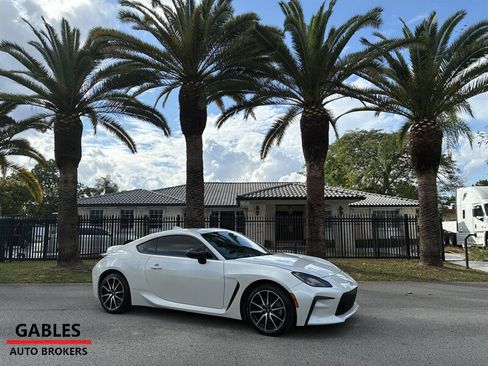 Used 2024 Toyota GR86 image 1