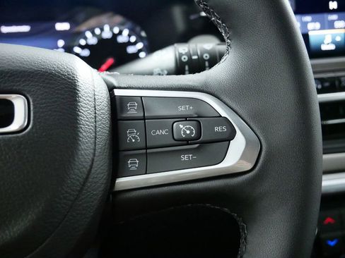 New 2025 Jeep Compass Limited image 39