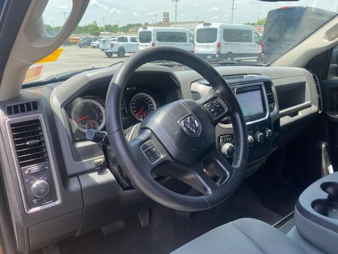 Used 2017 RAM 1500 Express RWD image 12