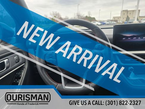 Used 2025 Ford Explorer ST-Line w/ Premium Package image 14