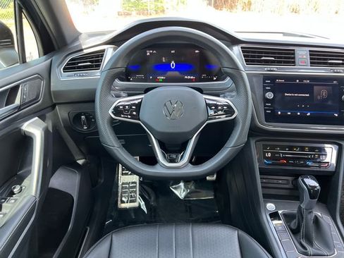 Used 2023 Volkswagen Tiguan SE R-Line AWD/4WD image 12
