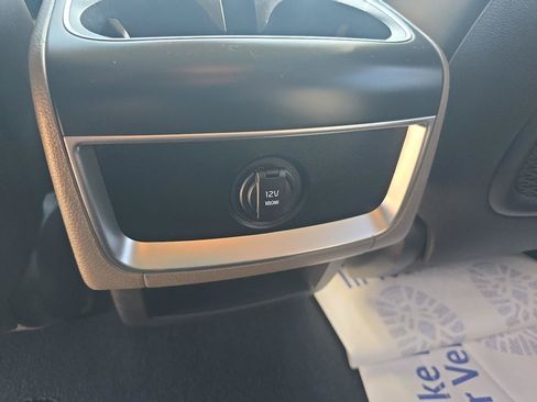 Used 2025 Kia Carnival FWD image 16