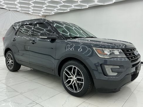 Used 2017 Ford Explorer Sport AWD/4WD image 7