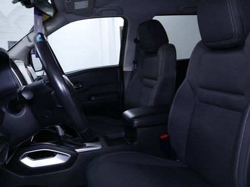 Used 2024 Nissan Frontier SV w/ SV Convenience Package image 12