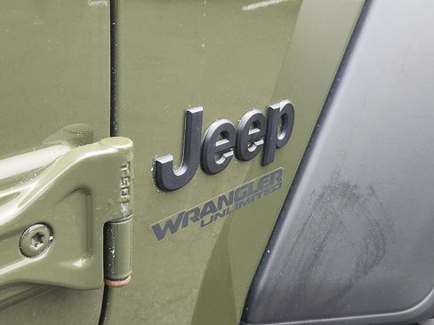 Used 2021 Jeep Wrangler Unlimited Sport AWD/4WD image 30