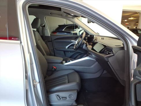 Certified 2025 Audi Q5 Premium w/ Convenience Package image 19