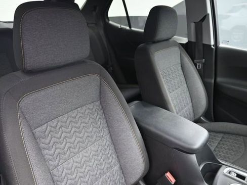 Used 2024 Chevrolet Equinox LT FWD image 41