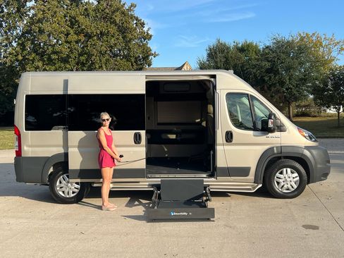 Used 2017 RAM ProMaster 2500 w/ Premium Appearance Group image 1