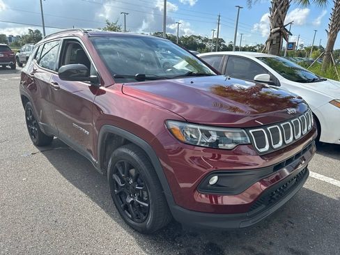 Used 2022 Jeep Compass Latitude AWD/4WD image 3