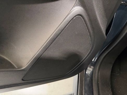 Used 2019 Chevrolet Colorado Z71 RWD image 10