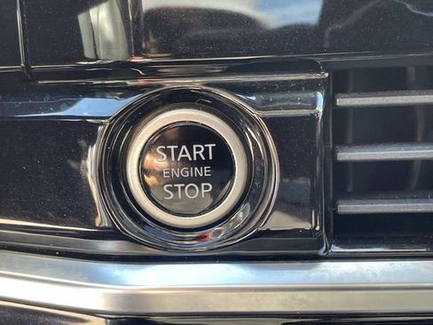 Used 2022 Nissan Pathfinder SL w/ SL Premium Package image 27