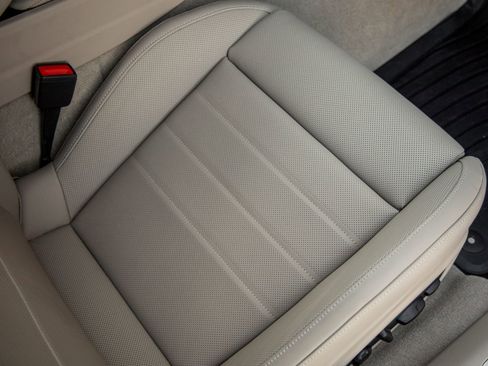 Certified 2025 Porsche Panamera image 43