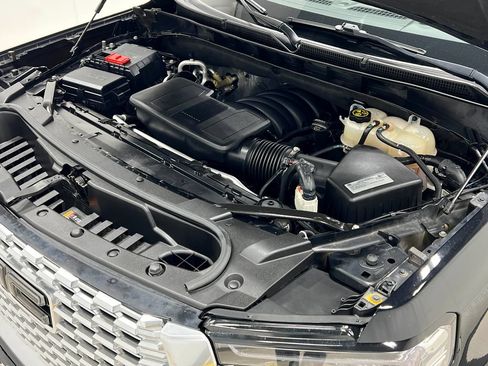 Used 2021 GMC Yukon Denali w/ Denali Premium Package AWD/4WD image 32
