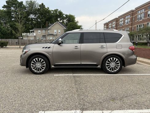 Used 2016 INFINITI QX80 4WD w/ Deluxe Technology Package image 15
