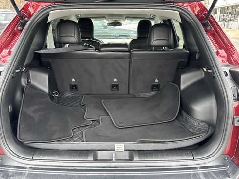 Used 2020 Jeep Cherokee Altitude image 23